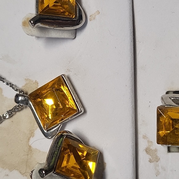 ***5/$20***Hall of fame jewellery set - Picture 5 of 6